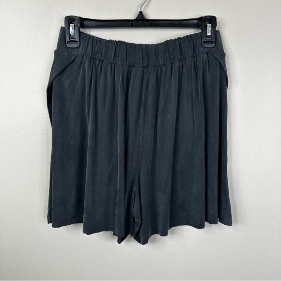 Lululemon The Lab Shorts Womens 8 Dark Gray 4" Inseam Pockets Athleisure - Picture 2 of 6